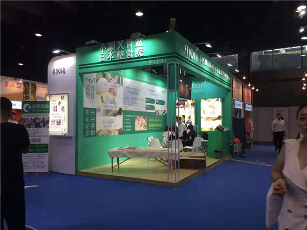 大黄蜂展览设计-美博会现场-茉丽小颜